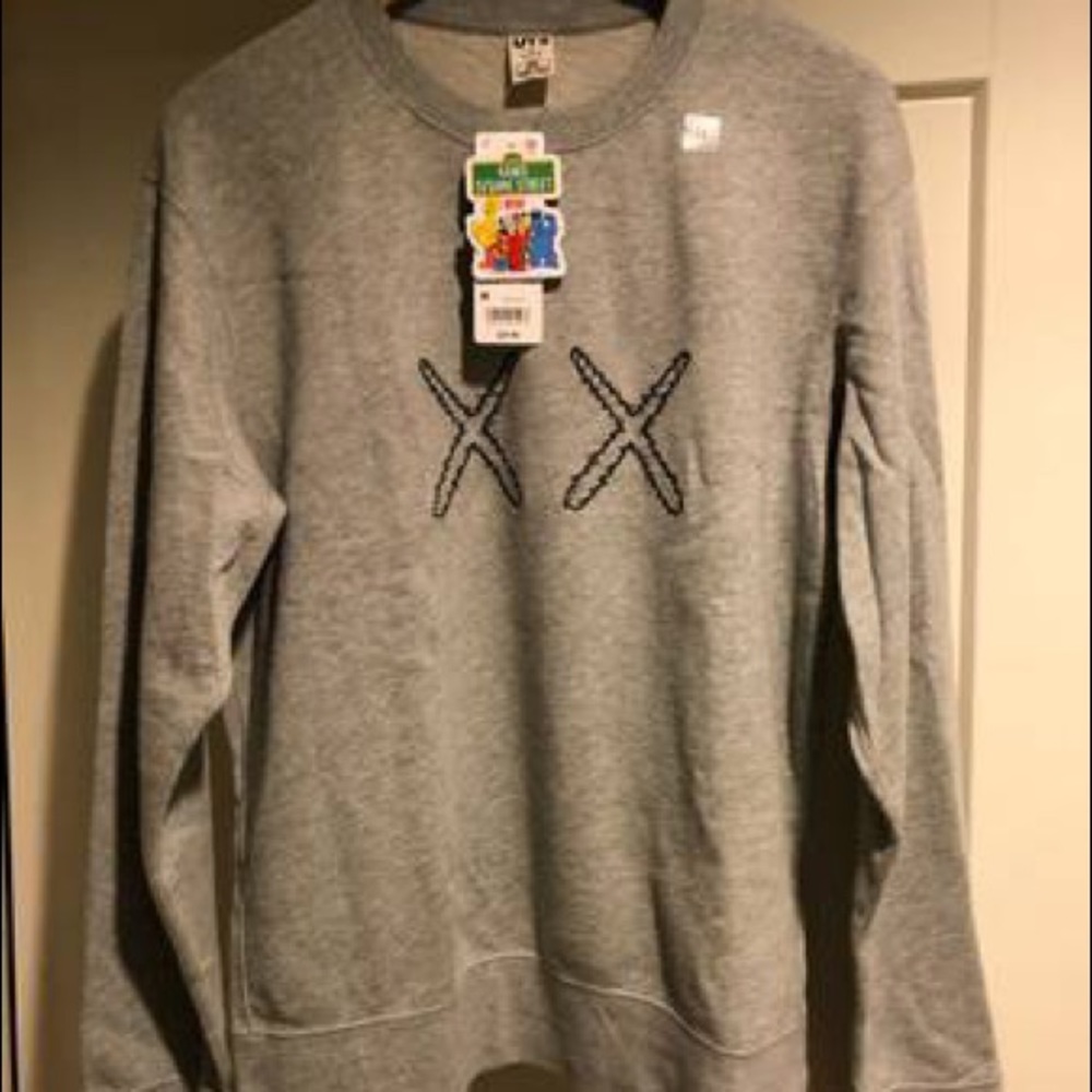 ✨SOLD✨ Men’s BRAND NEW Uniqlo X KAWS SESAME STREET